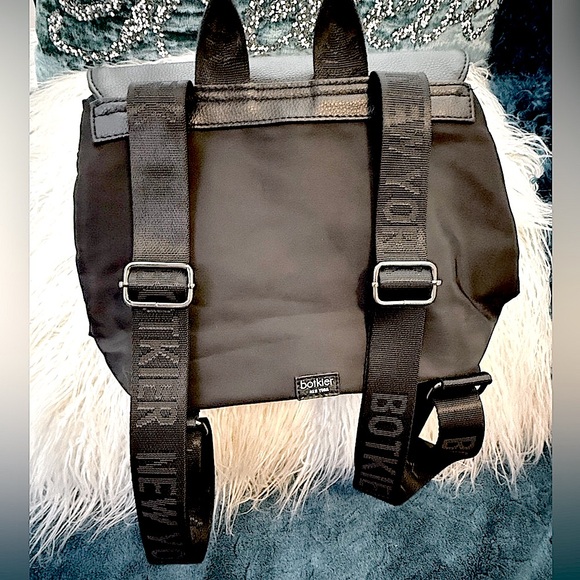 Botkier NY 5pc Bundle Mini Backpack 3 Leather Clutch Wrislets NEW IN BOX & Heels - Picture 9 of 17